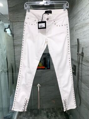 The KOOPLES $265 White Slim Jeans With Studs, Size 25